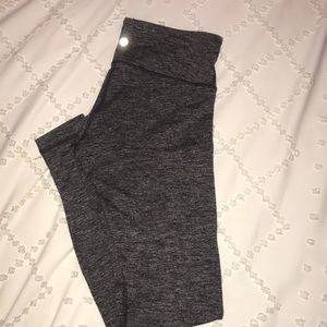 women’s lululemon wunder under leggings!!
